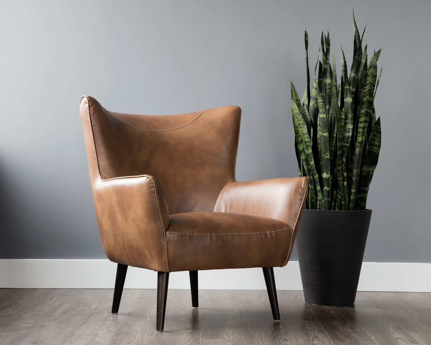 NAHLA LUTHER LOUNGE CHAIR - TOBACCO TAN