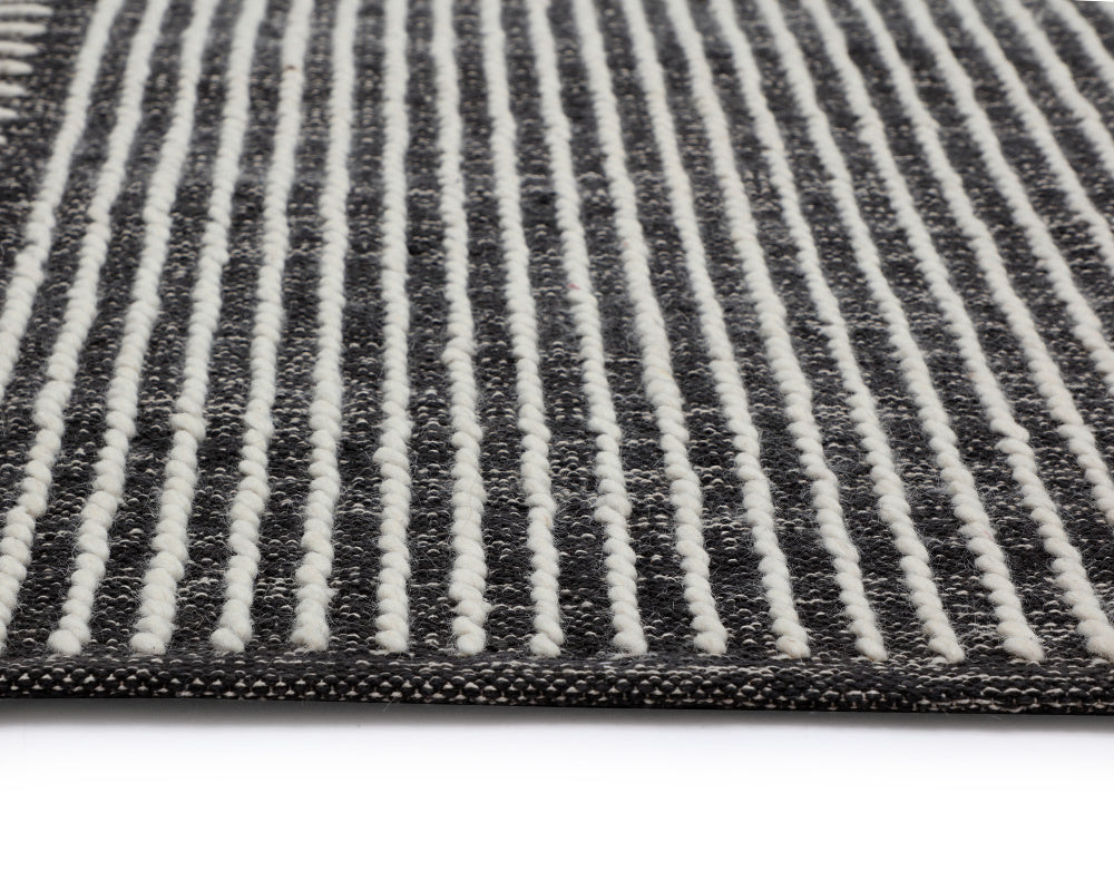 NAHLA SERENE HAND-WOVEN RUG - BLACK / WHITE - 8' X 10'