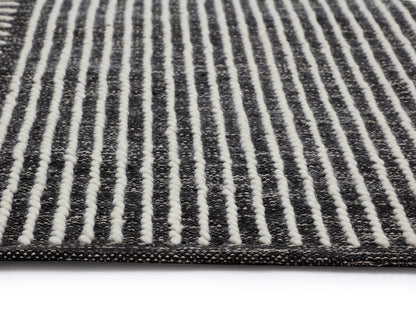 NAHLA SERENE HAND-WOVEN RUG - BLACK / WHITE - 5' X 8'