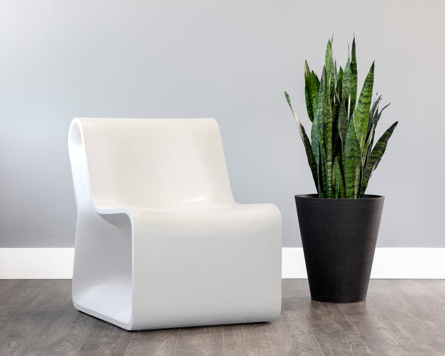 NAHLA ODYSSEY LOUNGE CHAIR - WHITE