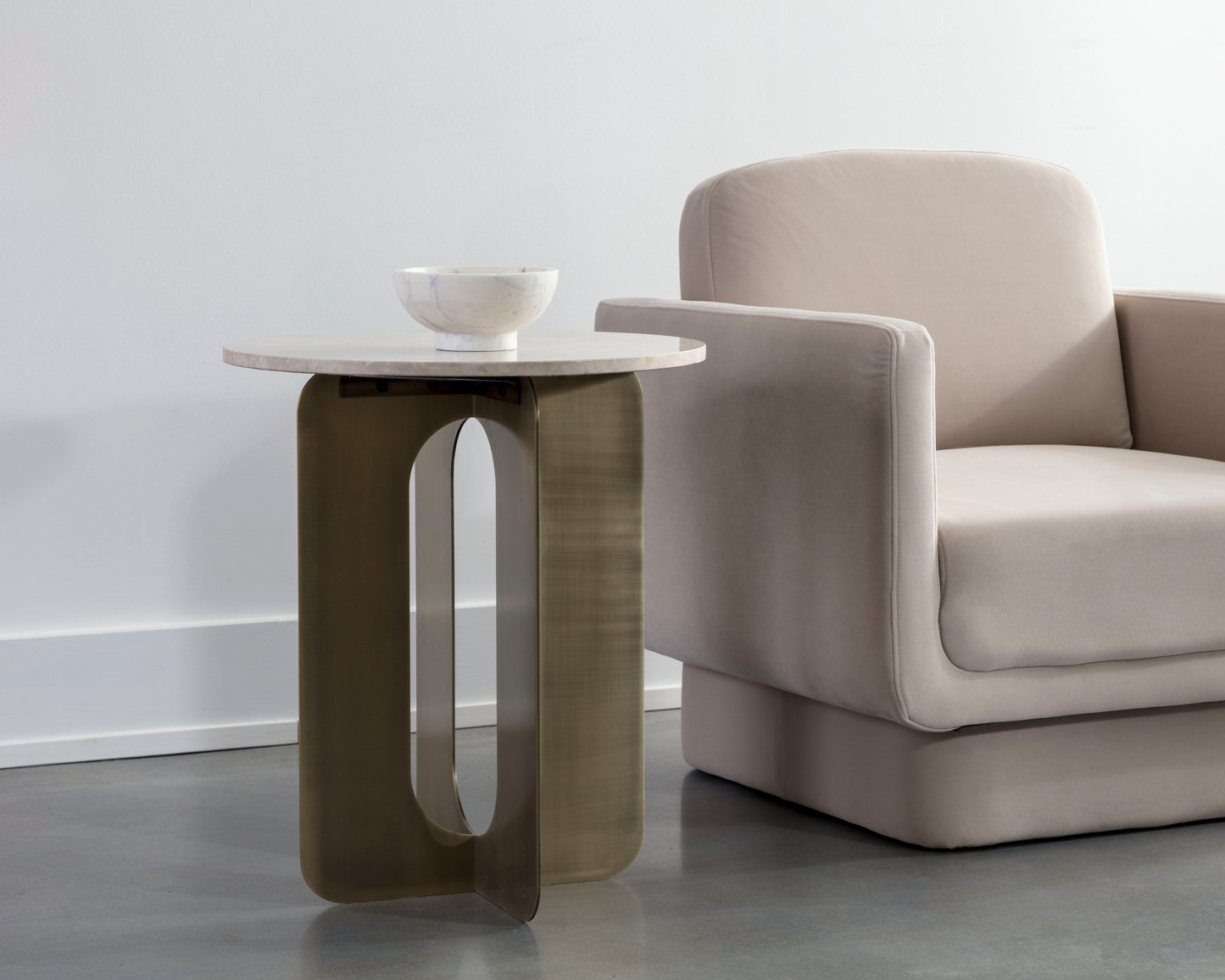 NAHLA ORLO END TABLE