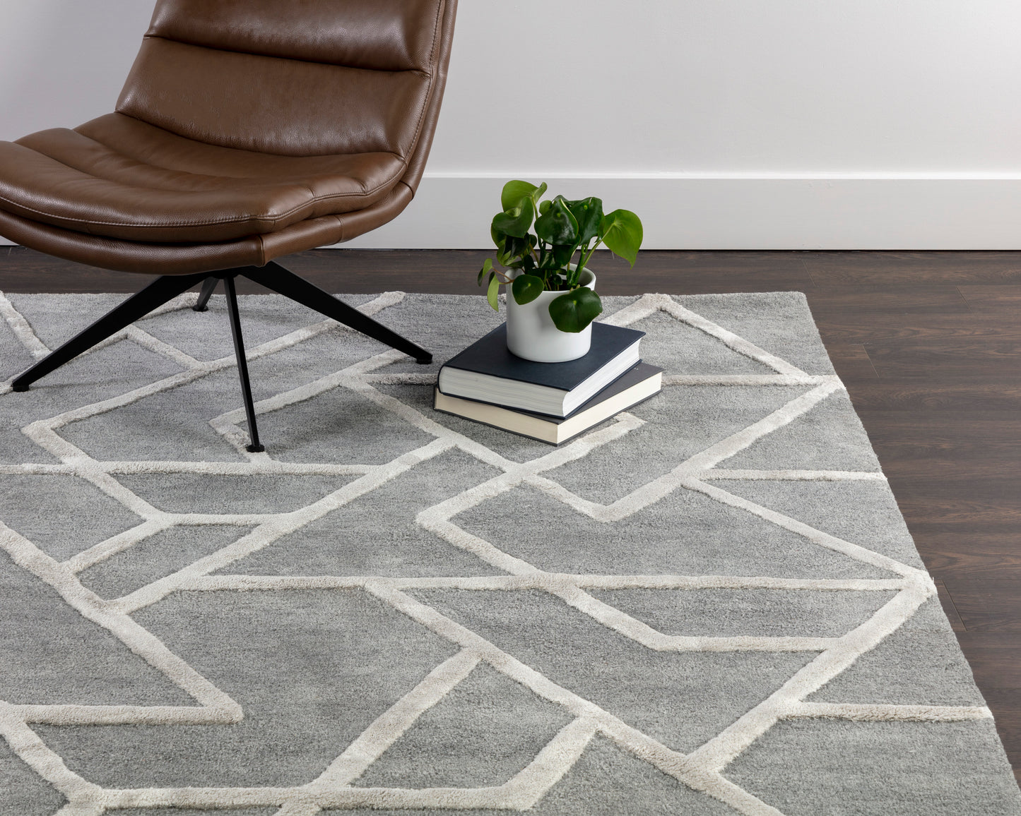 NAHLA ZIZI HAND-TUFTED RUG - GREY - 5' X 8'