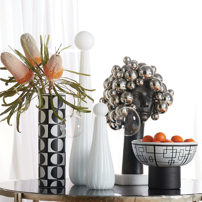 BLACK/WHITE CIRCLES VASE