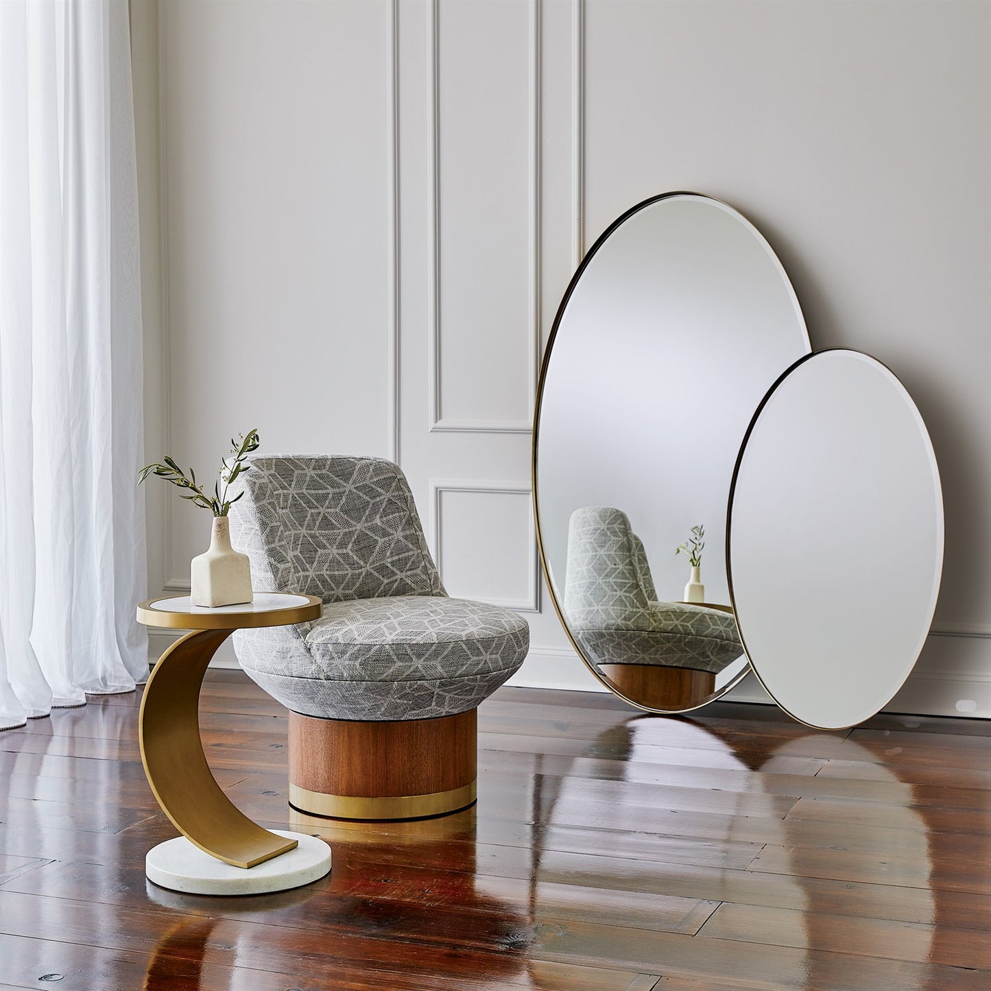 ELONGATED OVAL MIRROR