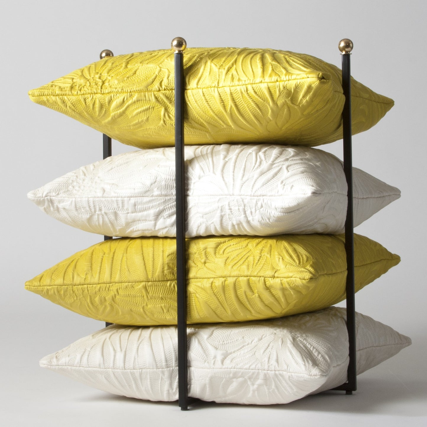 PILLOW FIXTURE