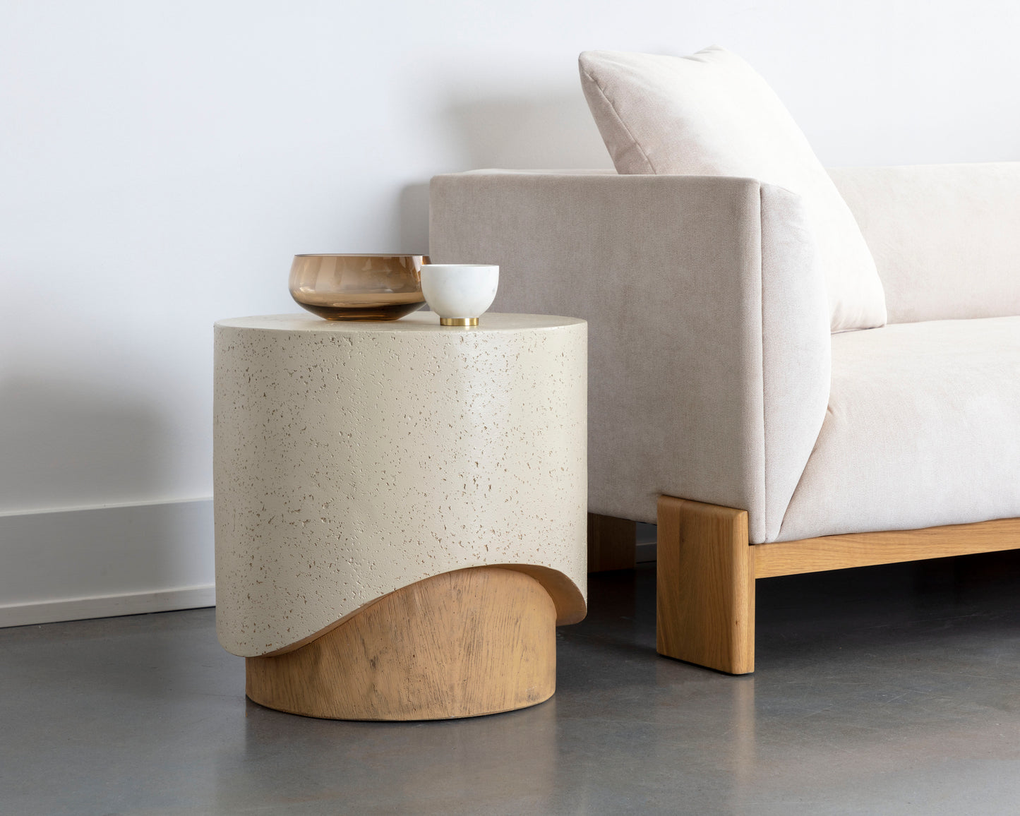 NAHLA PATRAS END TABLE