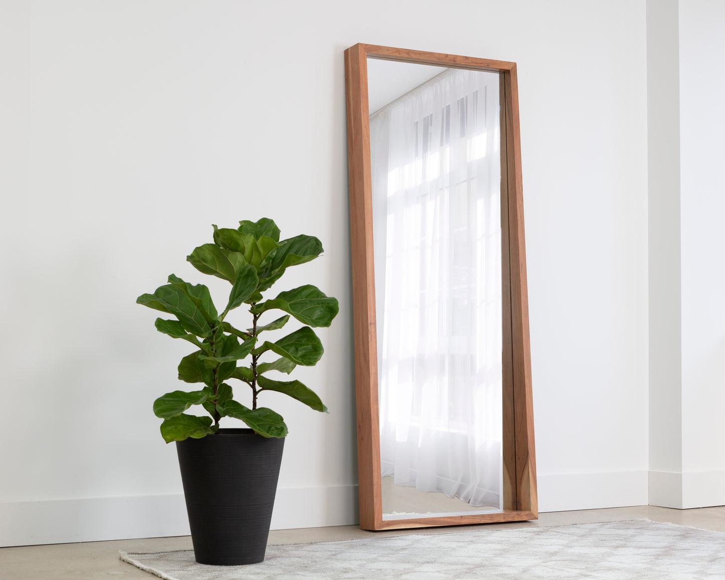 NAHLA FRESNO FLOOR MIRROR - NARROW - NATURAL