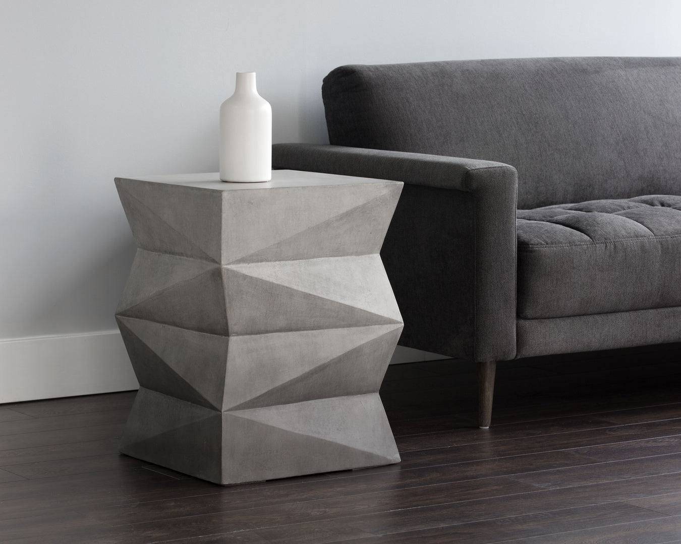 NAHLA NIRAN END TABLE