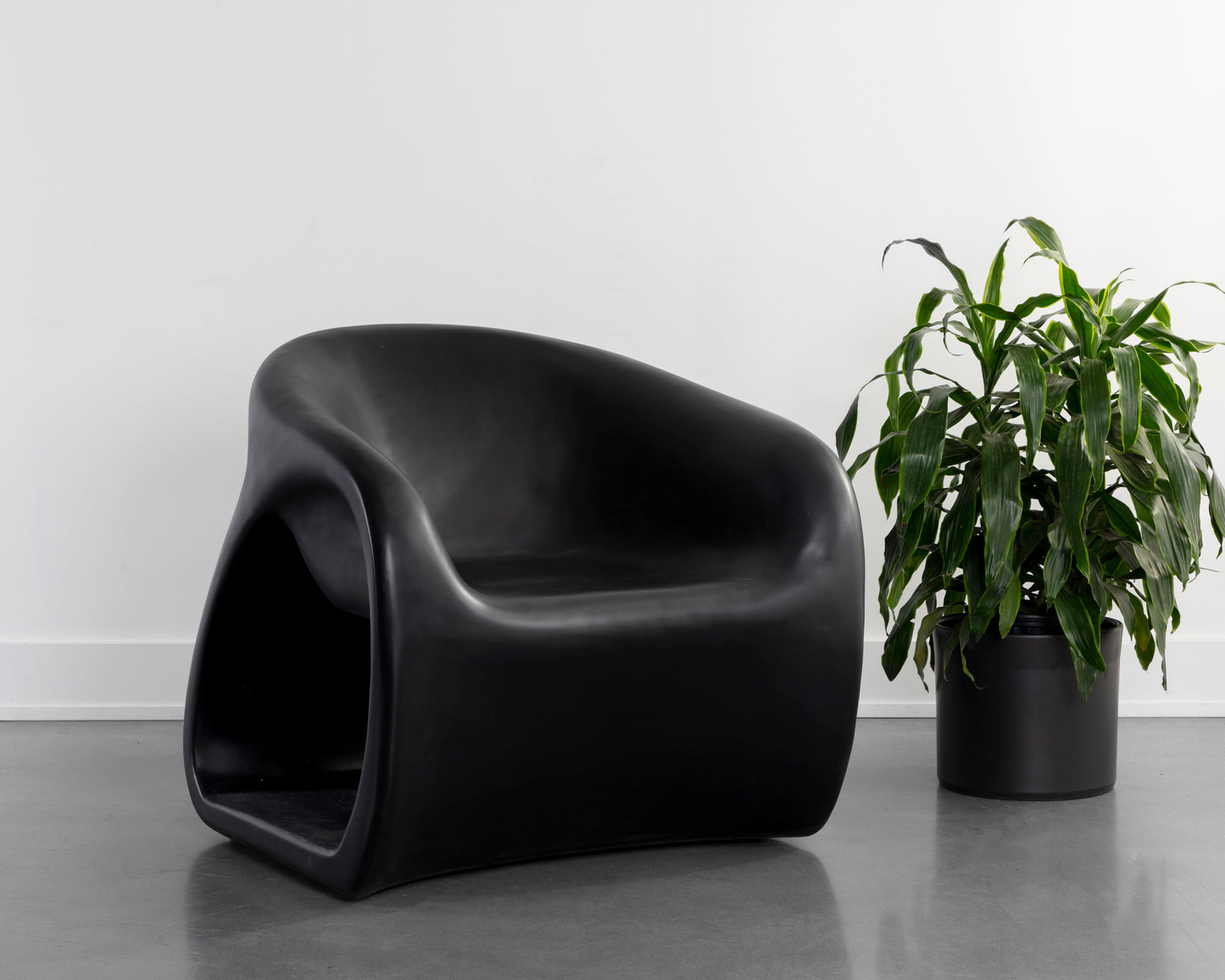 NAHLA ORSON LOUNGE CHAIR - BLACK