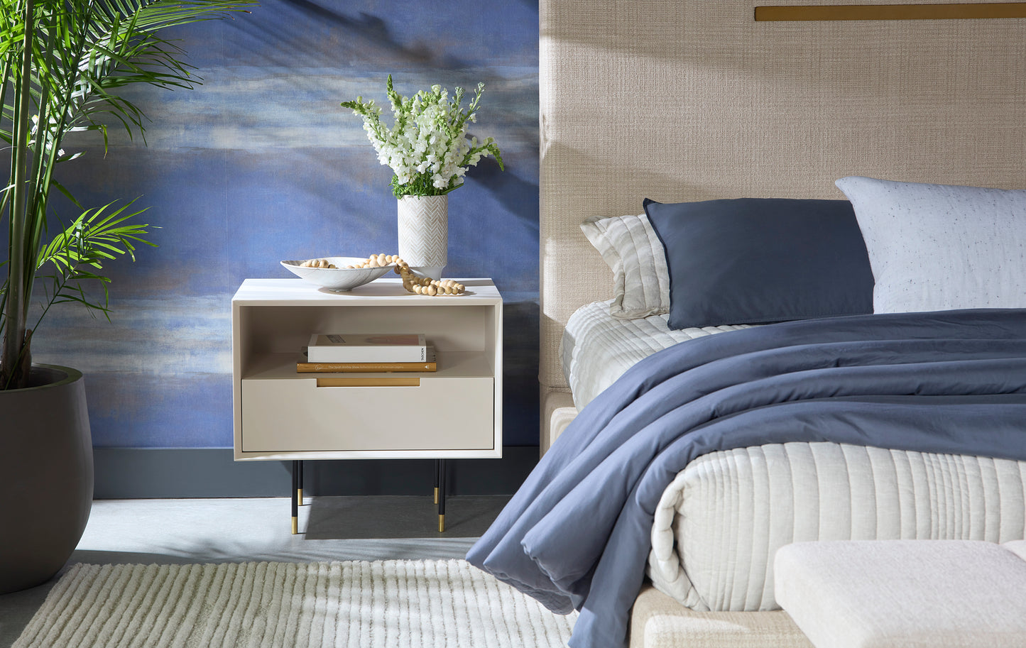 NAHLA DANBURY NIGHTSTAND - MODERN CREAM